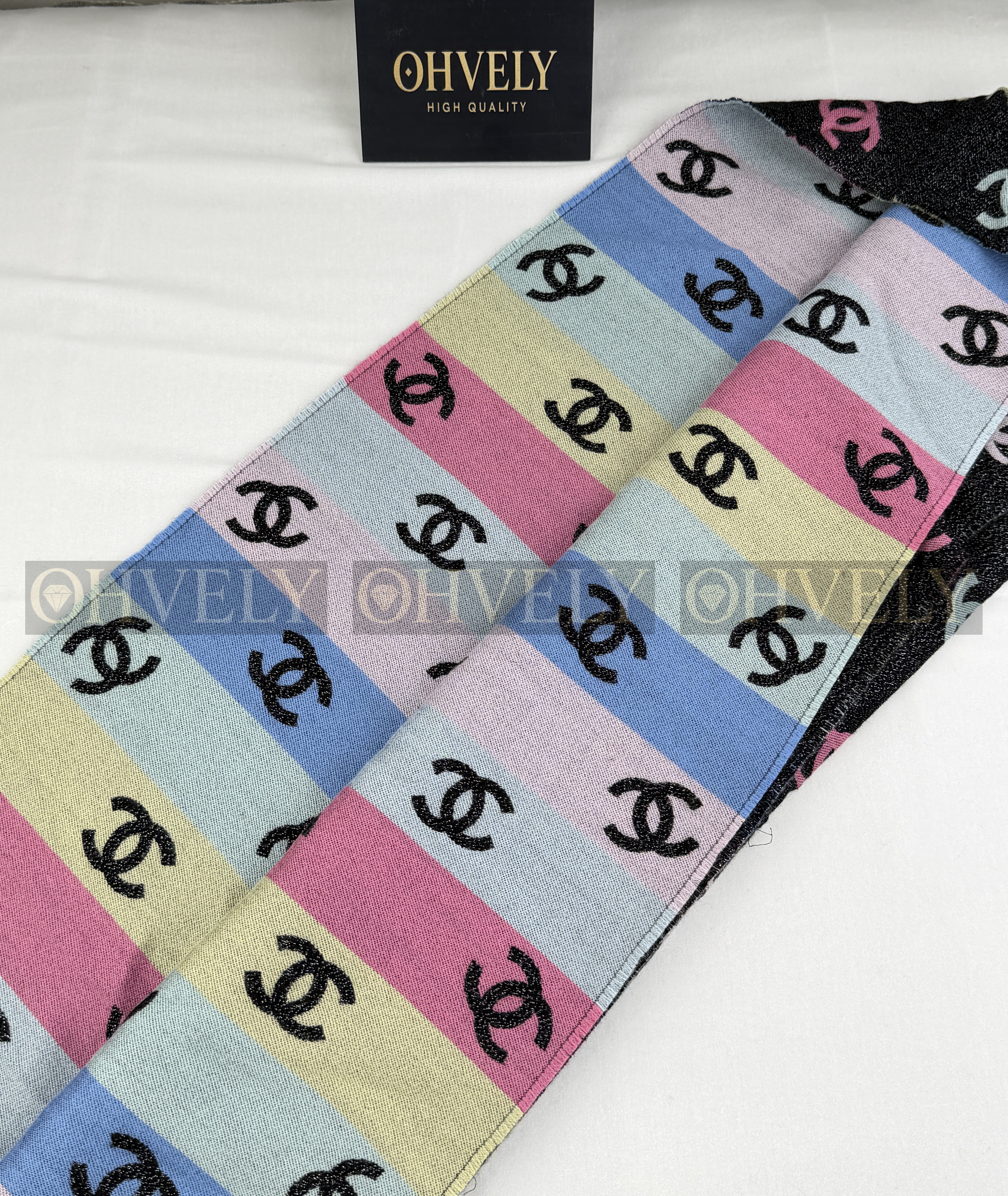 샤넬 CC로고 패턴 블랙펄 머플러 (Reversible) 상품 썸네일