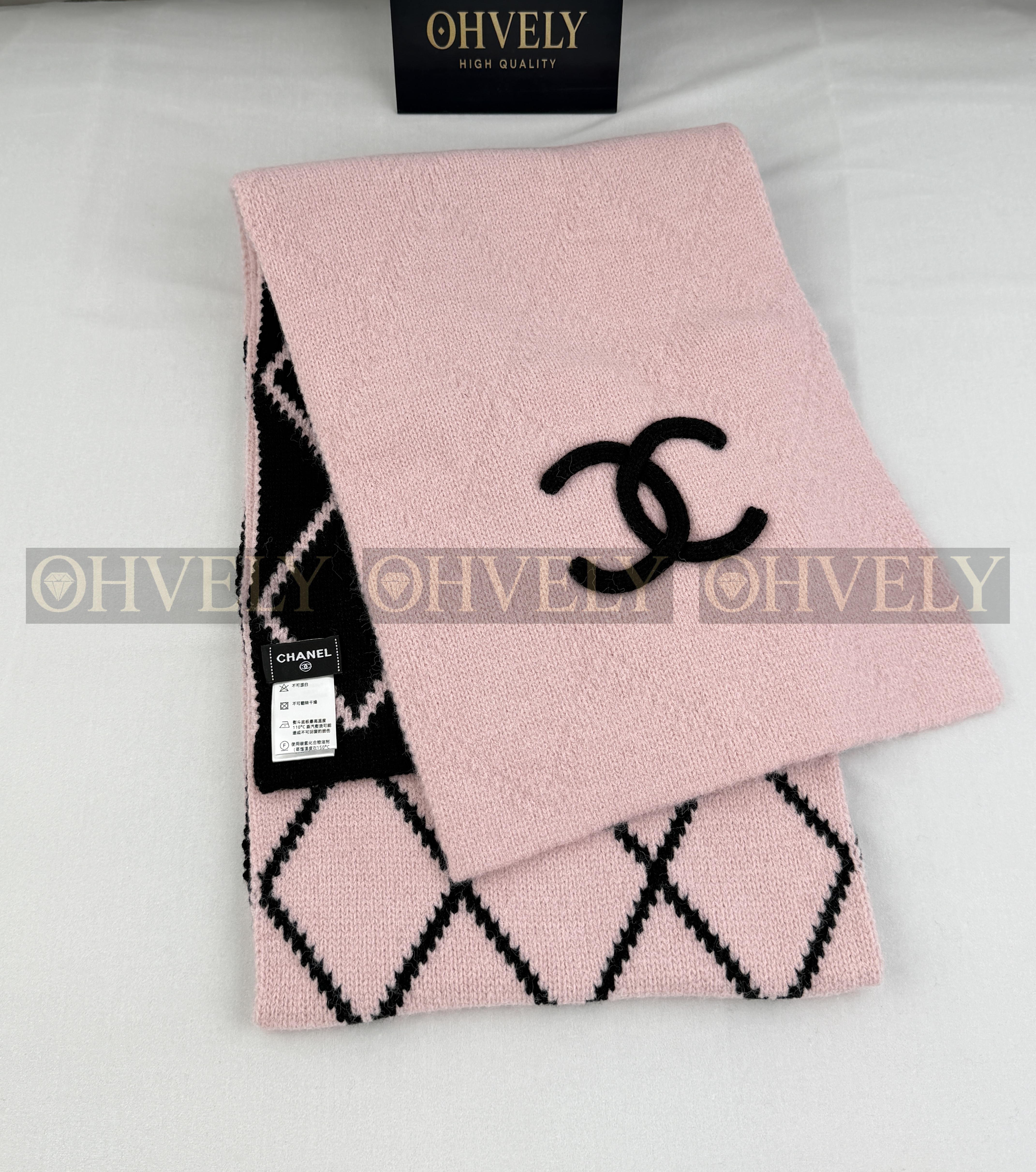 샤넬 CC로고 머플러 핑크/블랙 (Reversible) 상품 썸네일
