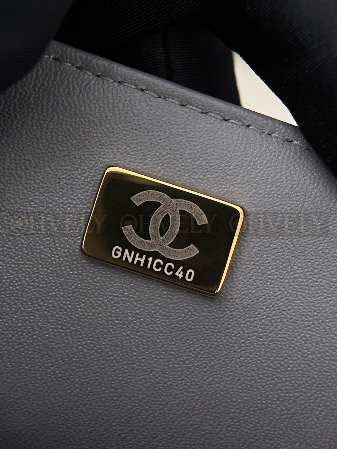 Chanel(샤넬) 그레이 캐비어 클래식 미듐 금장체인 숄더백 (매장가 1550만) 상품 썸네일