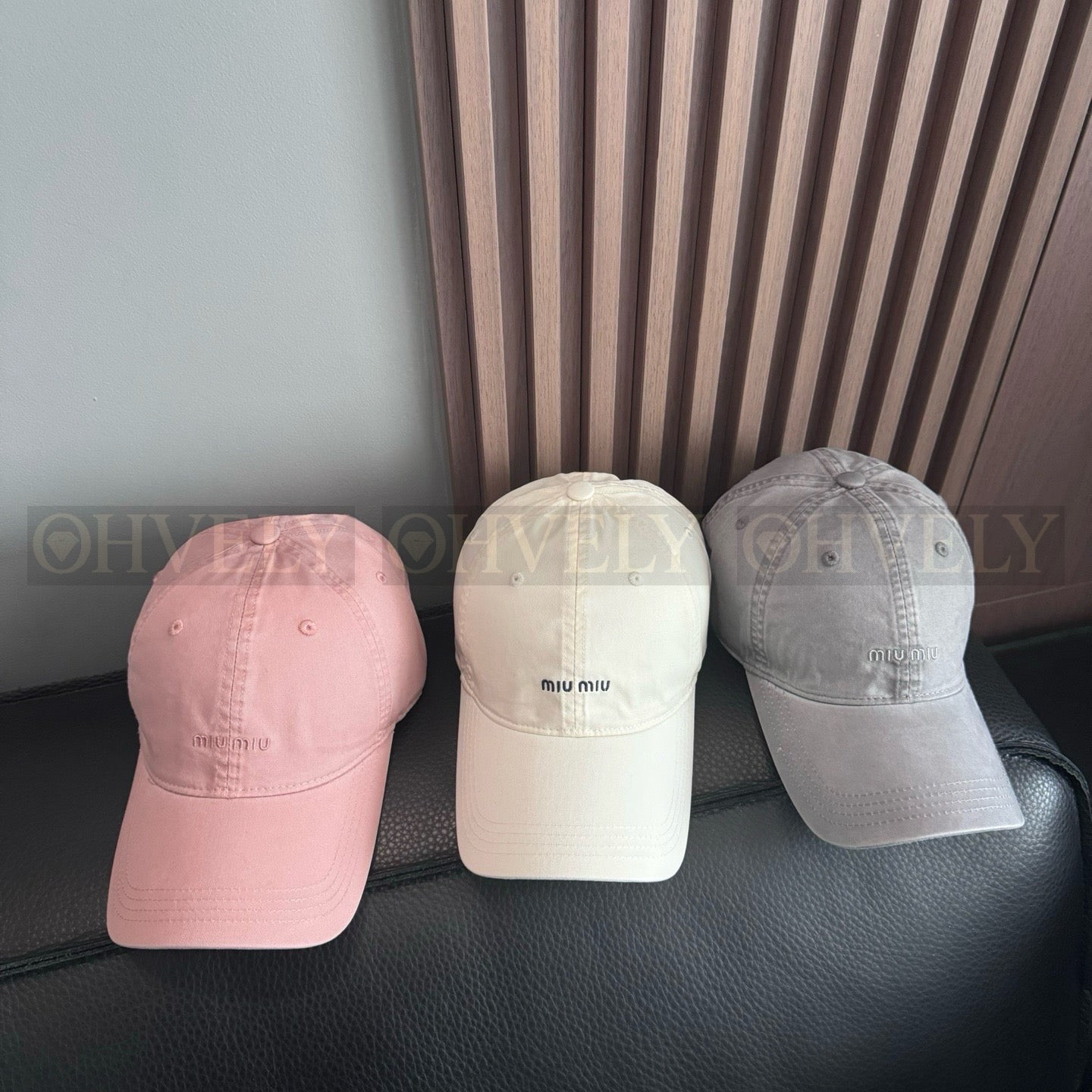 미우미우 볼캡 상품 썸네일