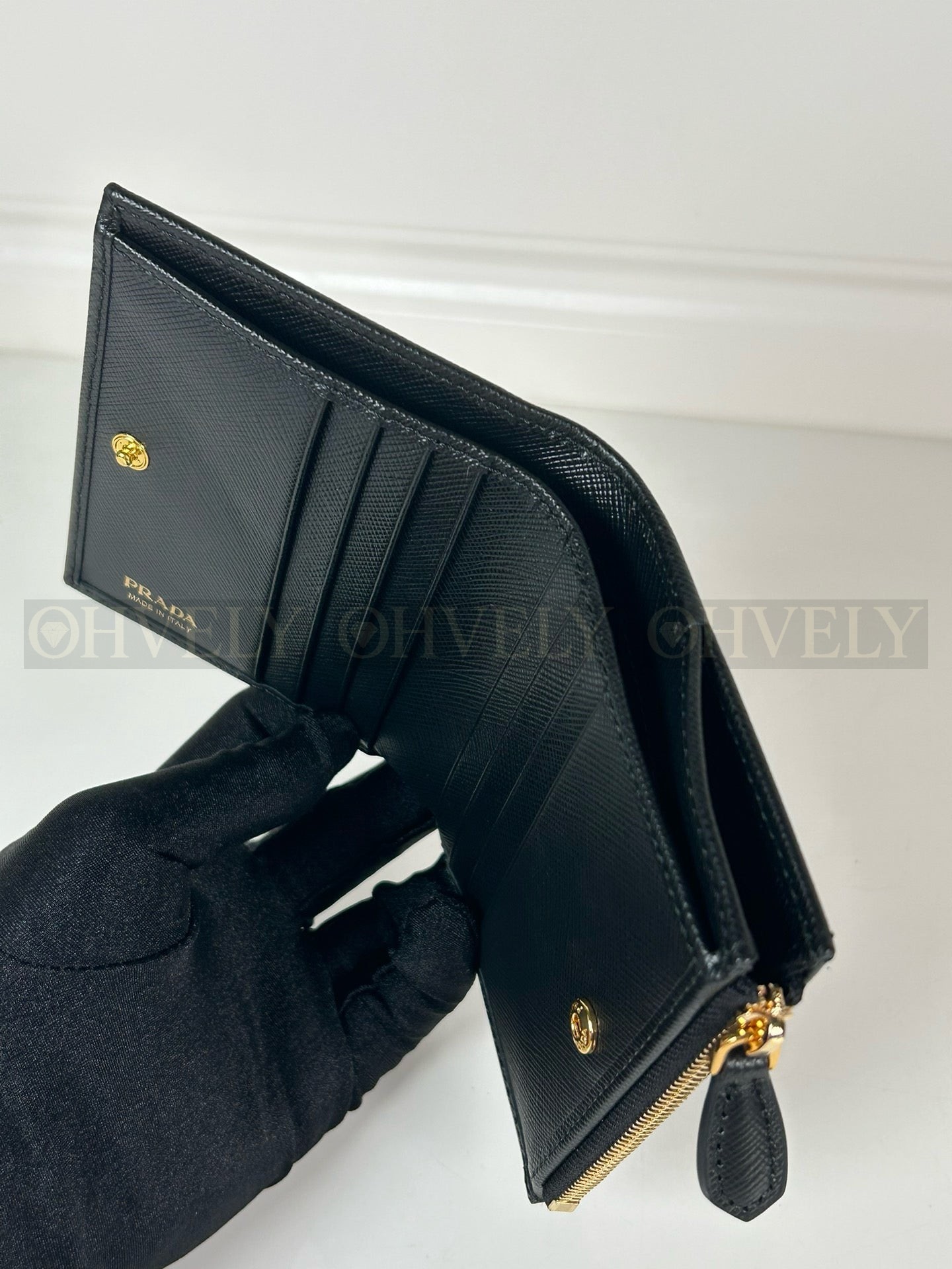 프라다 스몰 사피아노 레더 지갑 상품 썸네일