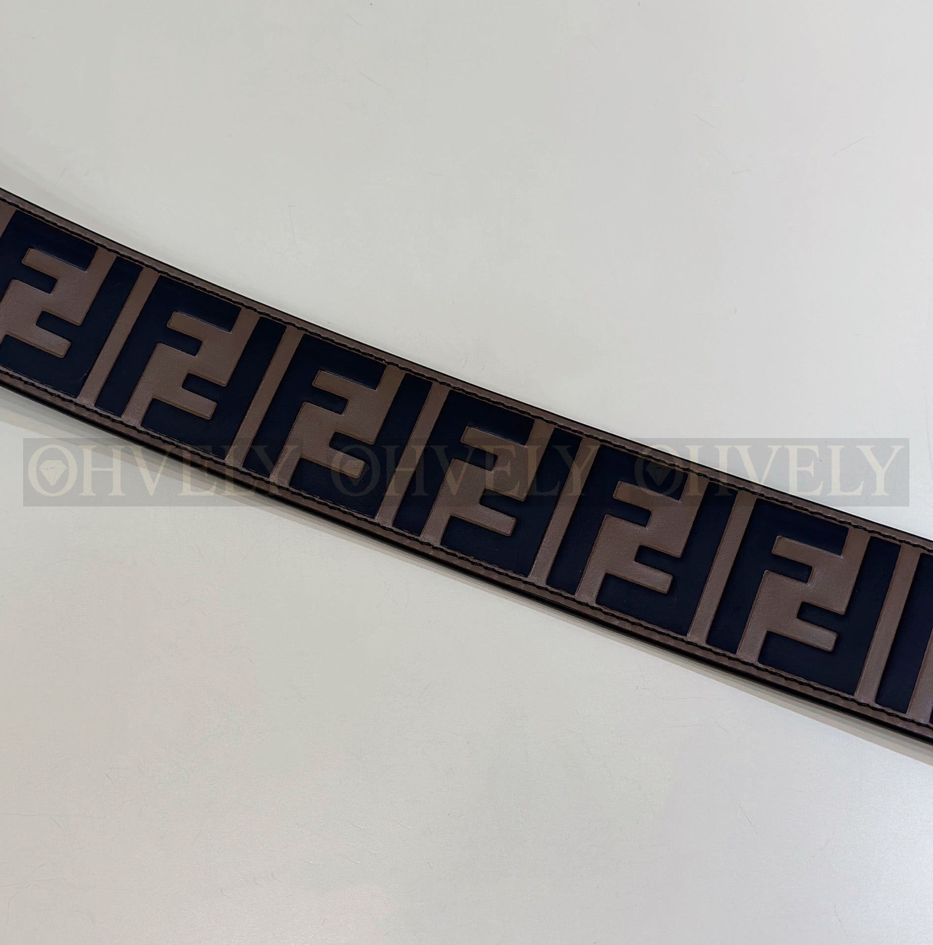 펜디 리본 숄더 스트랩 상품 썸네일