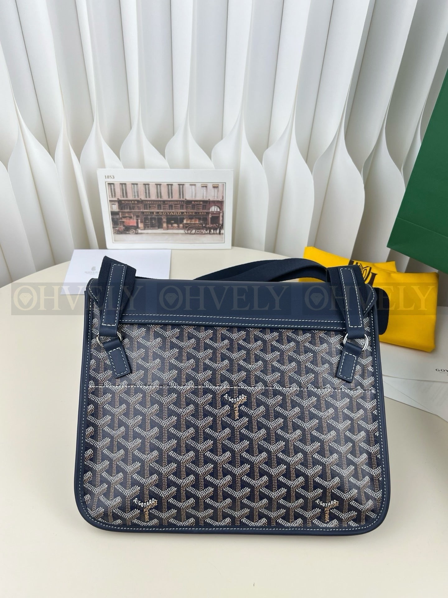 고야드 쿠르지에 메신저백 상품 썸네일