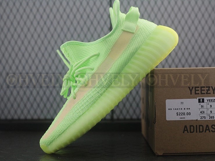 YEEZY 350 V2 글로우 상품 썸네일