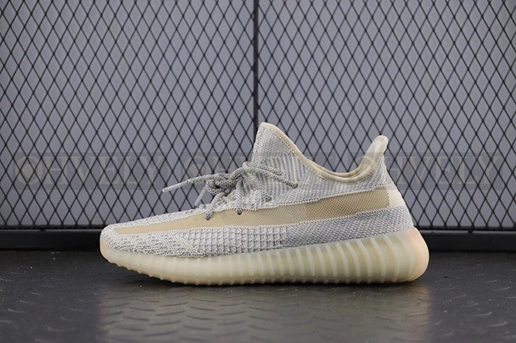 YEEZY 350 V2 룬드마크 상품 썸네일