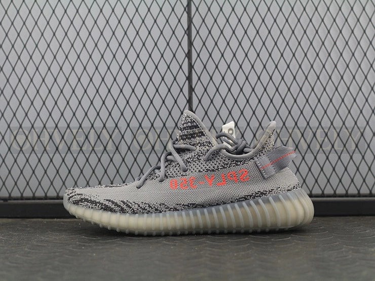 YEEZY 350 V2 벨루가 상품 썸네일