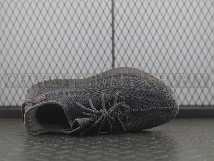 YEEZY 350 V2 블랙 상품 썸네일