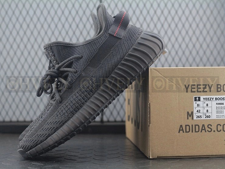 YEEZY 350 V2 블랙 상품 썸네일