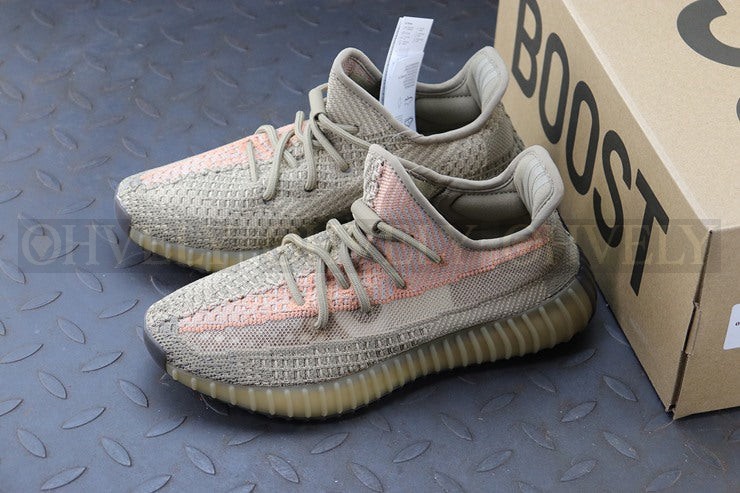 YEEZY 350 V2 샌드토프 상품 썸네일