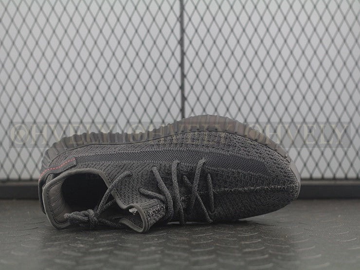 YEEZY 350 V2 스태틱 블랙 상품 썸네일