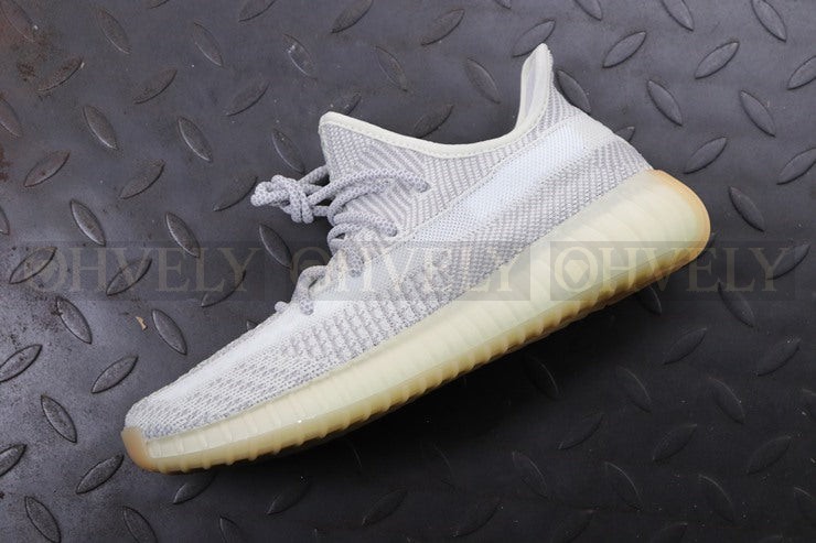 YEEZY 350 V2 예사야 상품 썸네일