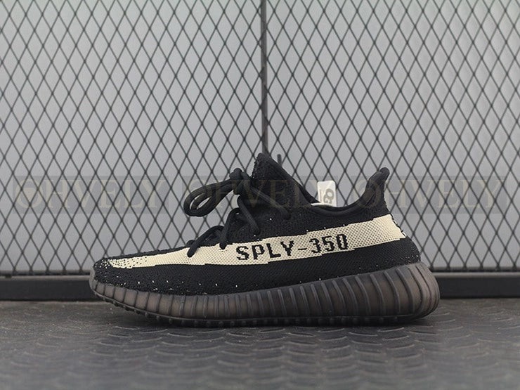 YEEZY 350 V2 오레오 상품 썸네일