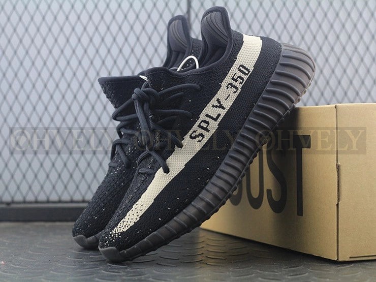 YEEZY 350 V2 오레오 상품 썸네일