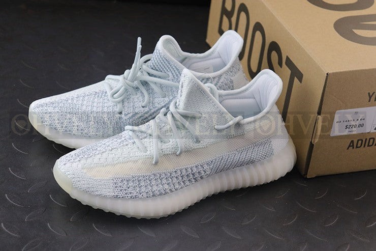 YEEZY 350 V2 클라우드 화이트 리플렉티브 상품 썸네일