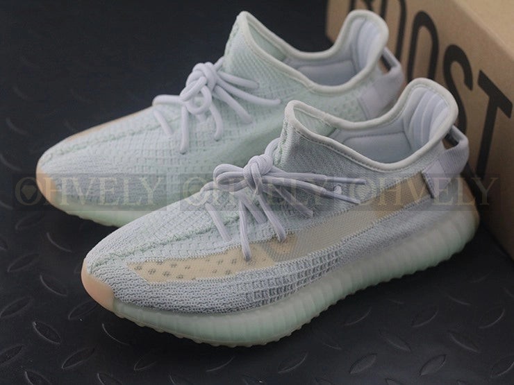 YEEZY 350 V2 하이퍼스페이스 상품 썸네일