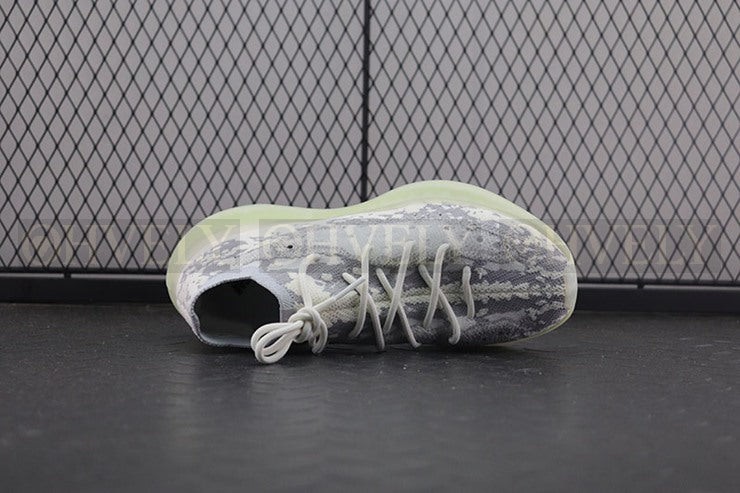 YEEZY 380 에일리언 상품 썸네일
