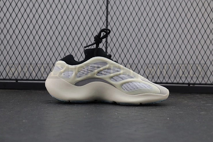 YEEZY 700 V3 아자엘 상품 썸네일