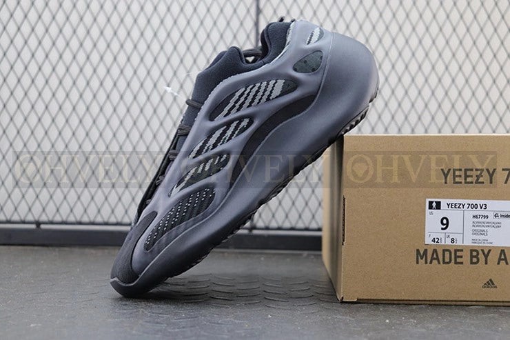 YEEZY 700 V3 알바 상품 썸네일