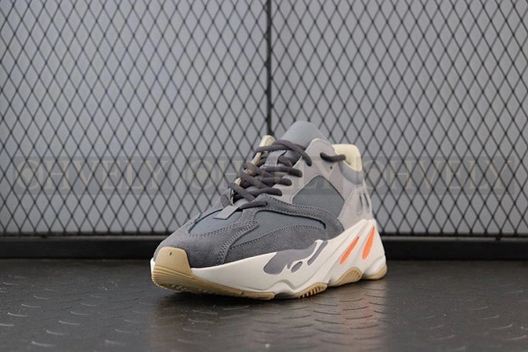 YEEZY 700 마그넷 상품 썸네일