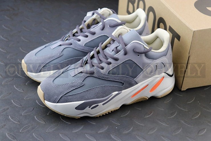 YEEZY 700 마그넷 상품 썸네일