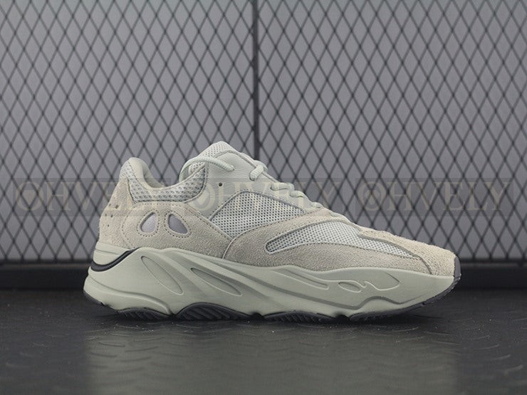 YEEZY 700 솔트 상품 썸네일