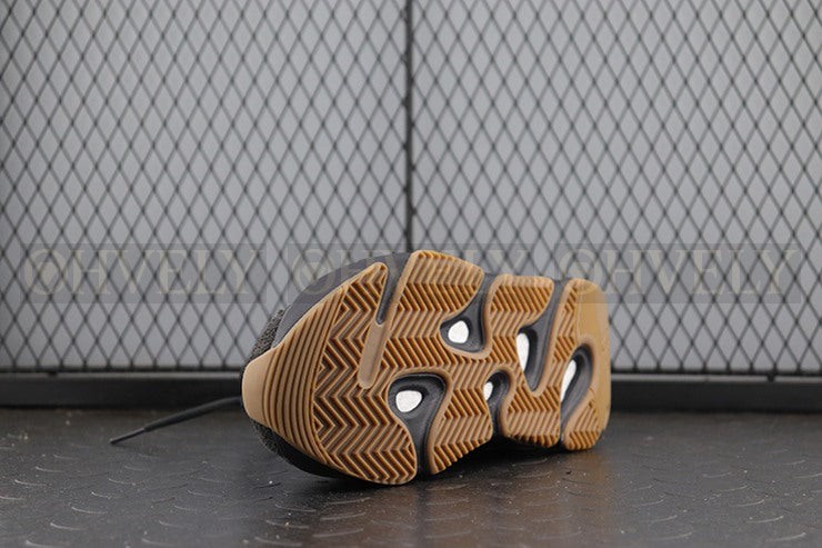 YEEZY 700 유틸리티 블랙 상품 썸네일