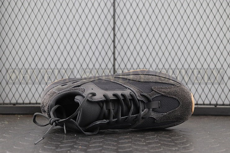 YEEZY 700 유틸리티 블랙 상품 썸네일