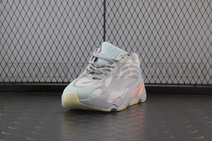 YEEZY 700 이너시아 상품 썸네일