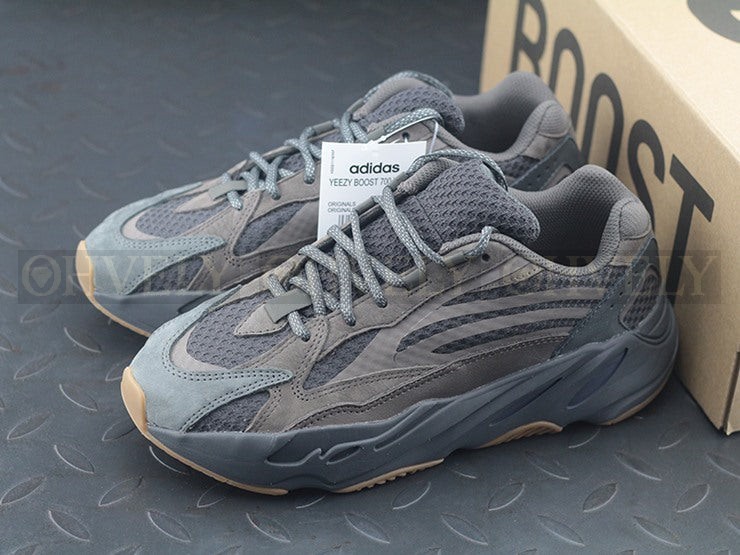 YEEZY 700 지오드 상품 썸네일
