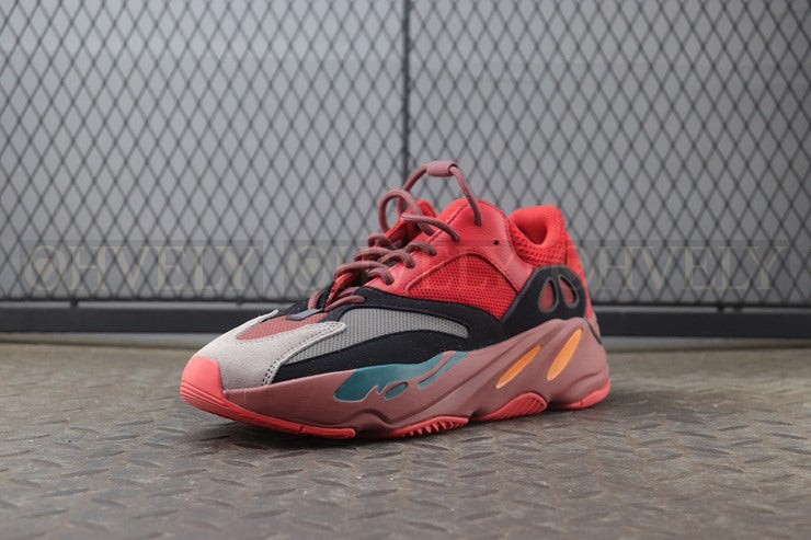 YEEZY 700 하이레스 레드 상품 썸네일