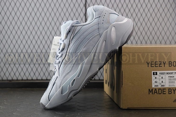 YEEZY 700 호스피탈 블루 상품 썸네일