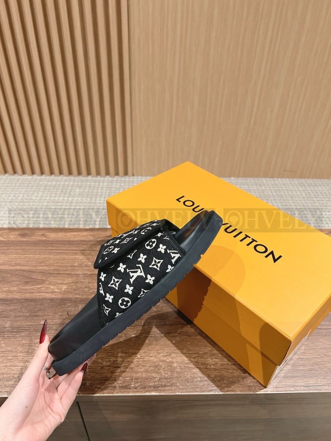 루이비통 마이애미 뮬 모노그램 상품 썸네일
