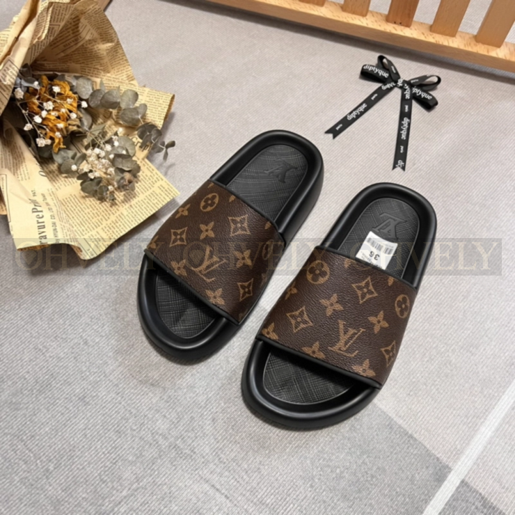 루이비통 워터프론트 뮬 상품 썸네일