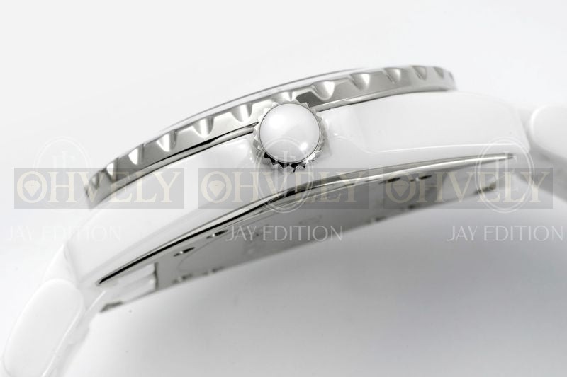 샤넬 J12 워치 33mm 화이트 다이아 인디케이터 쿼츠 상품 썸네일