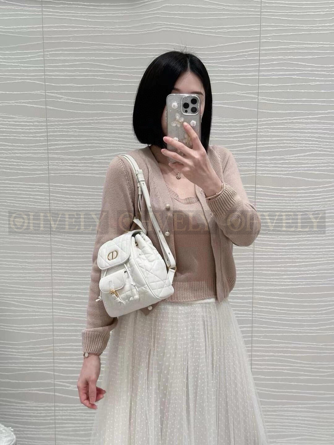 디올 카로 스몰 백팩 상품 썸네일