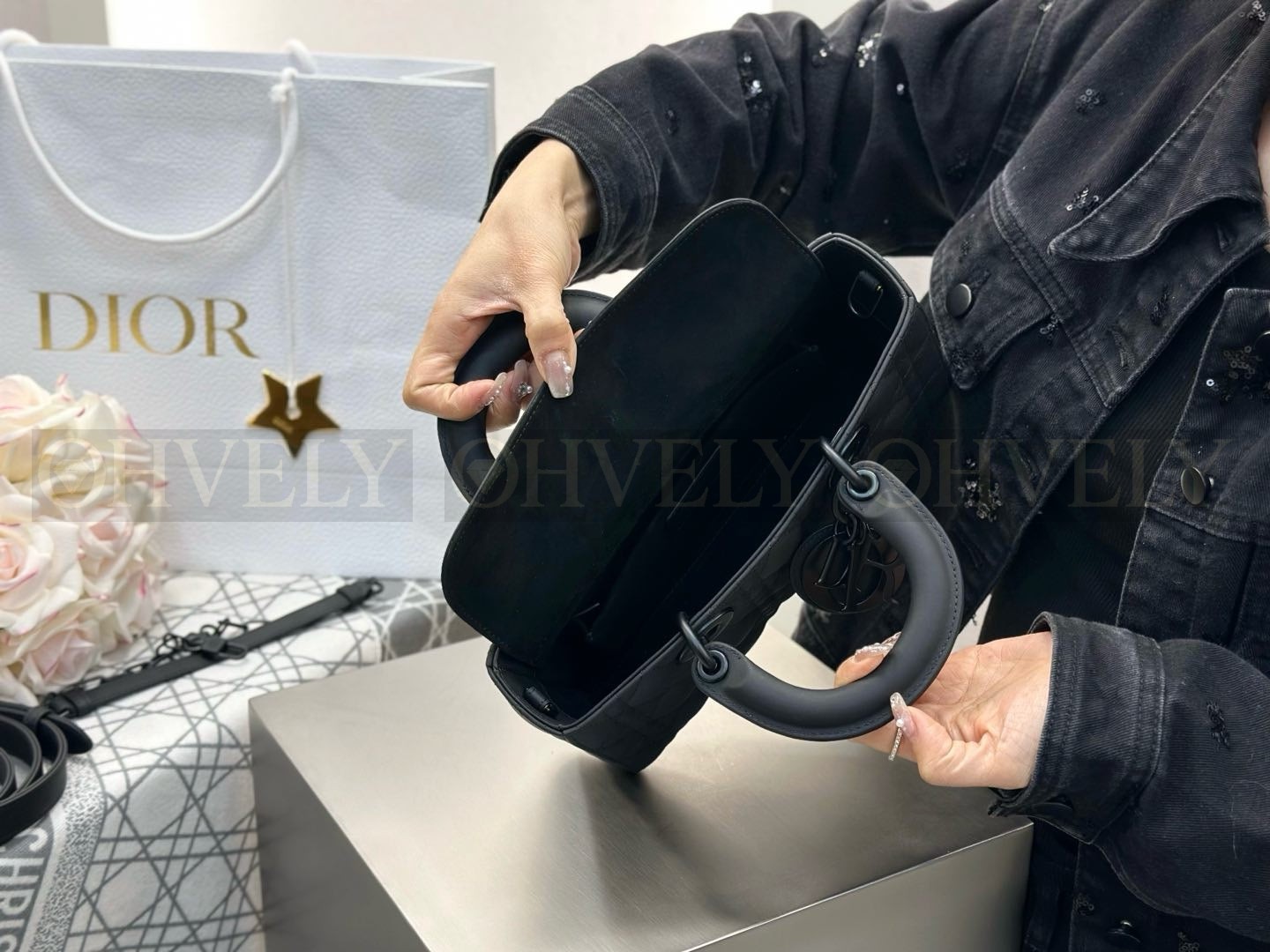 디올 울트라 매트 디조이백 미디움 상품 썸네일