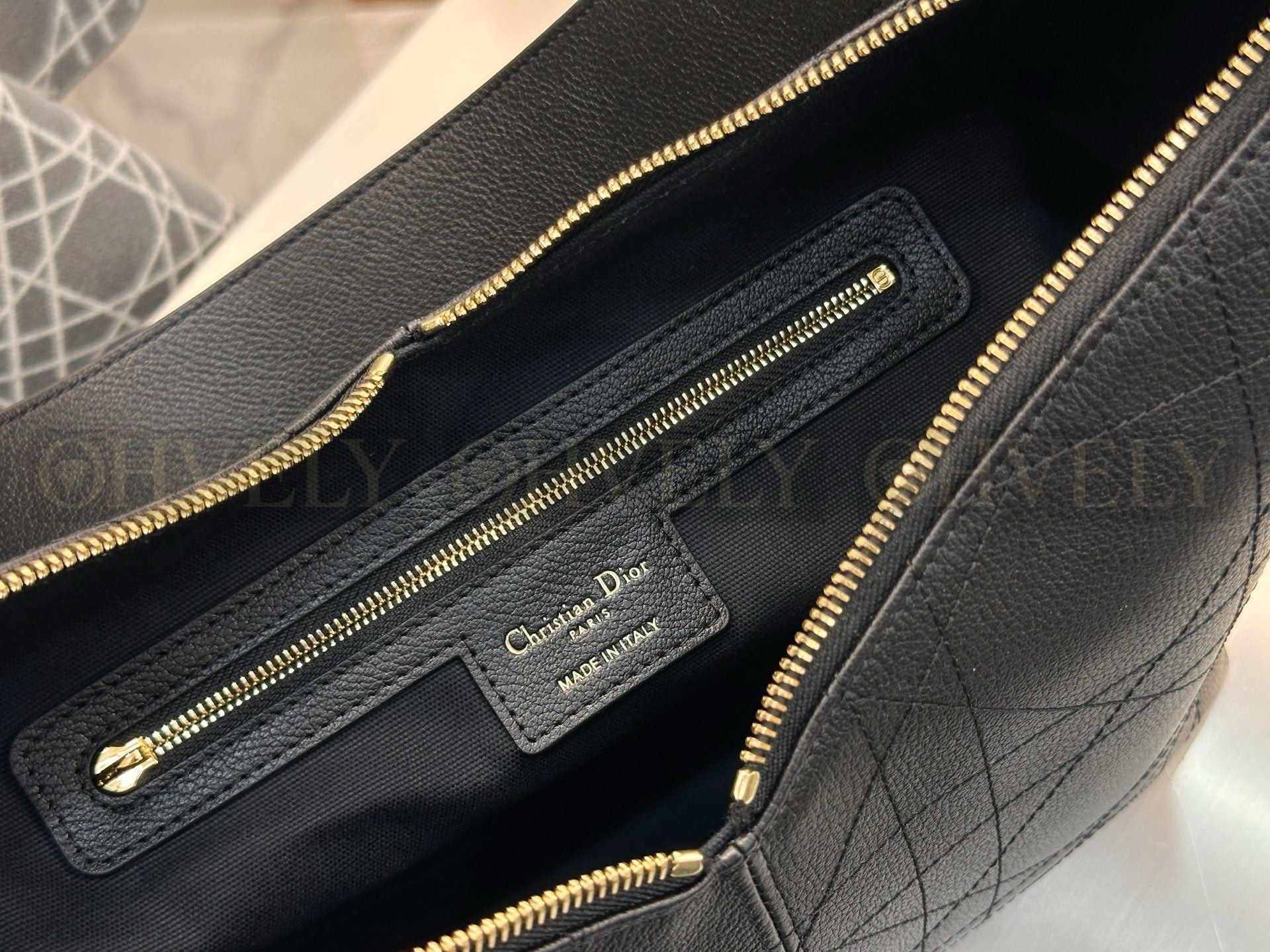 디올 보야주 백 플랫 매크로 까나쥬 그레인드 카프스킨 미디움 상품 썸네일