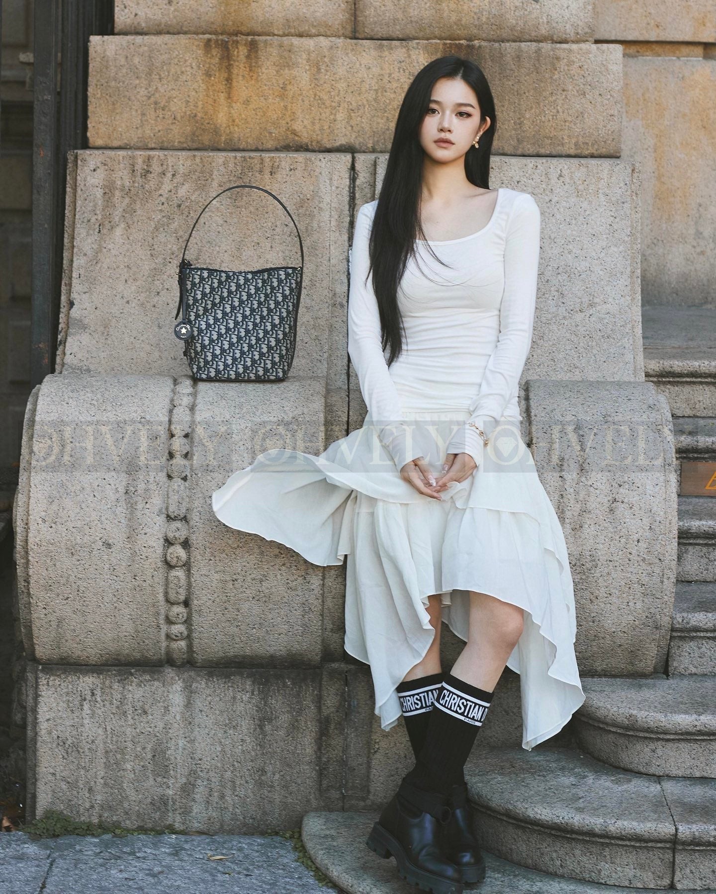 디올 스타 스몰 버킷백 상품 썸네일