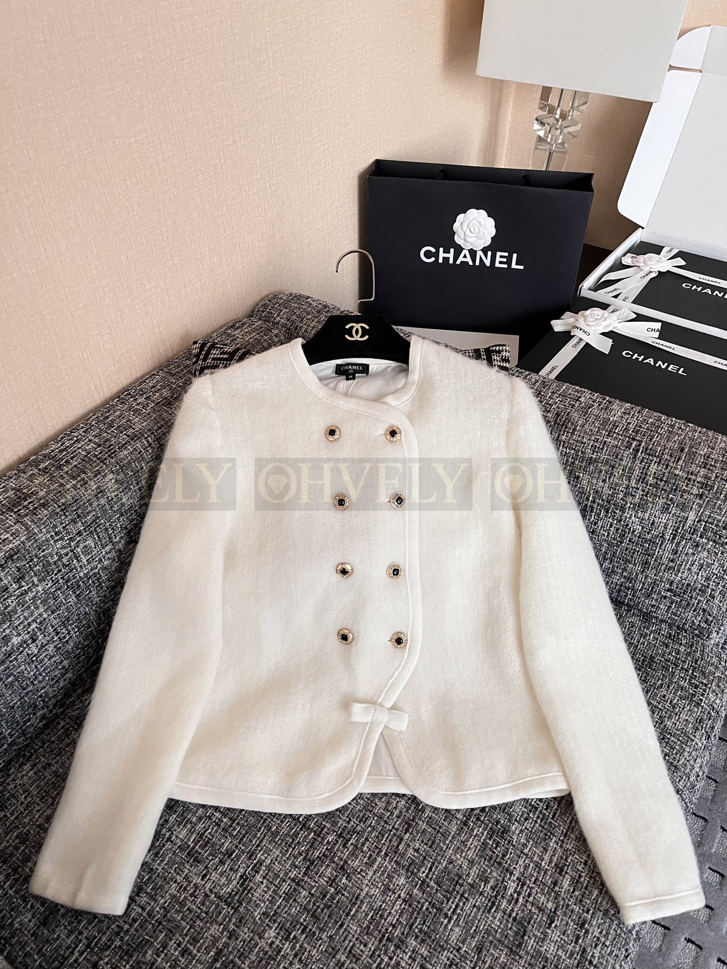 【 ZP 】CHANEL 2025 니트 자켓 (매장가 682만원) 상품 썸네일