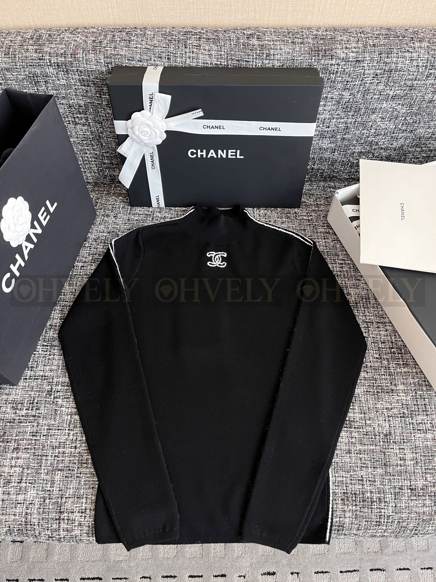 【 ZP 】CHANEL 2025 스웨터 (매장가 490만원) 상품 썸네일