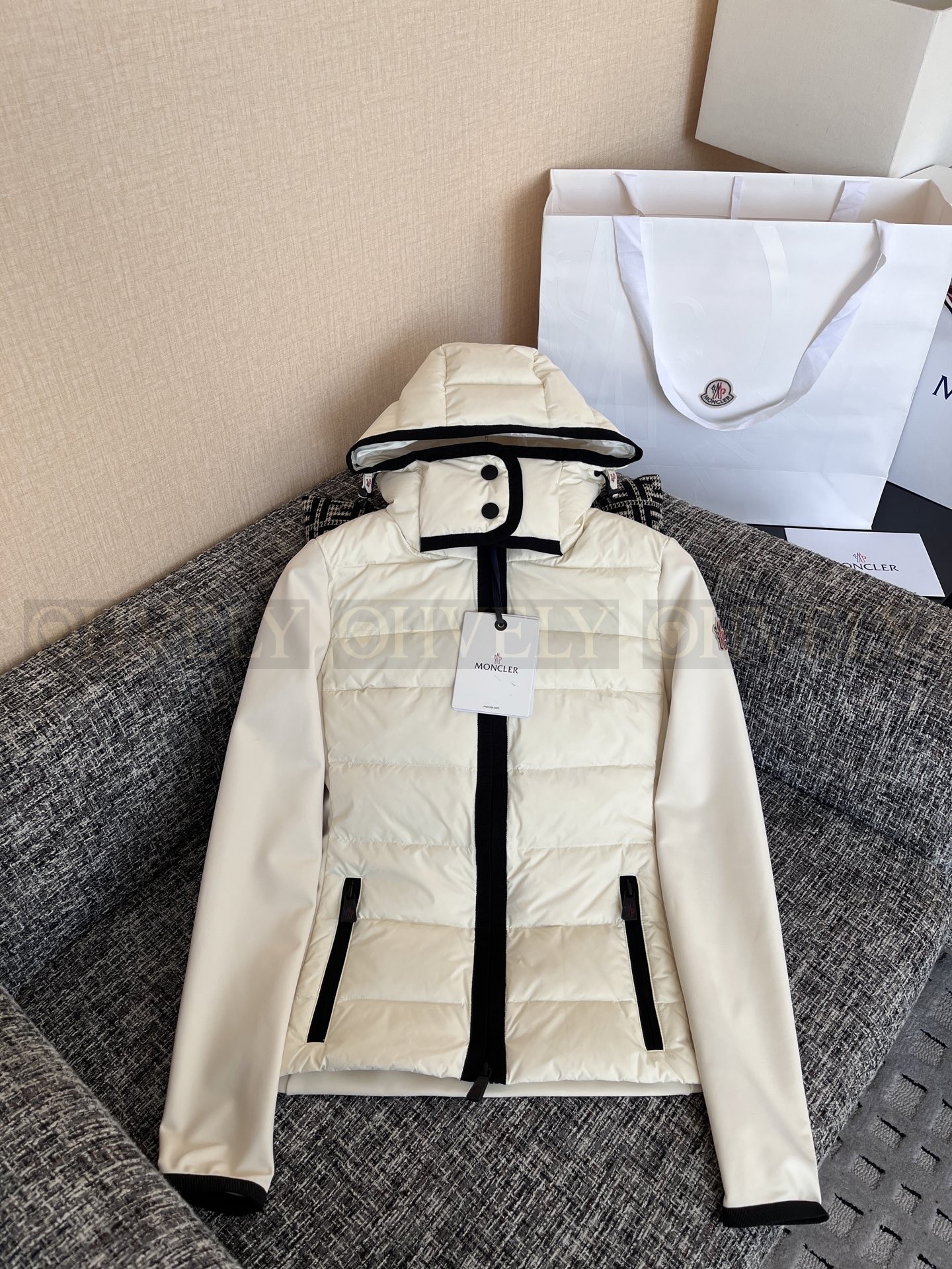 【 ZP 】Moncler 2025 패딩 (매장가 186만원) 상품 썸네일