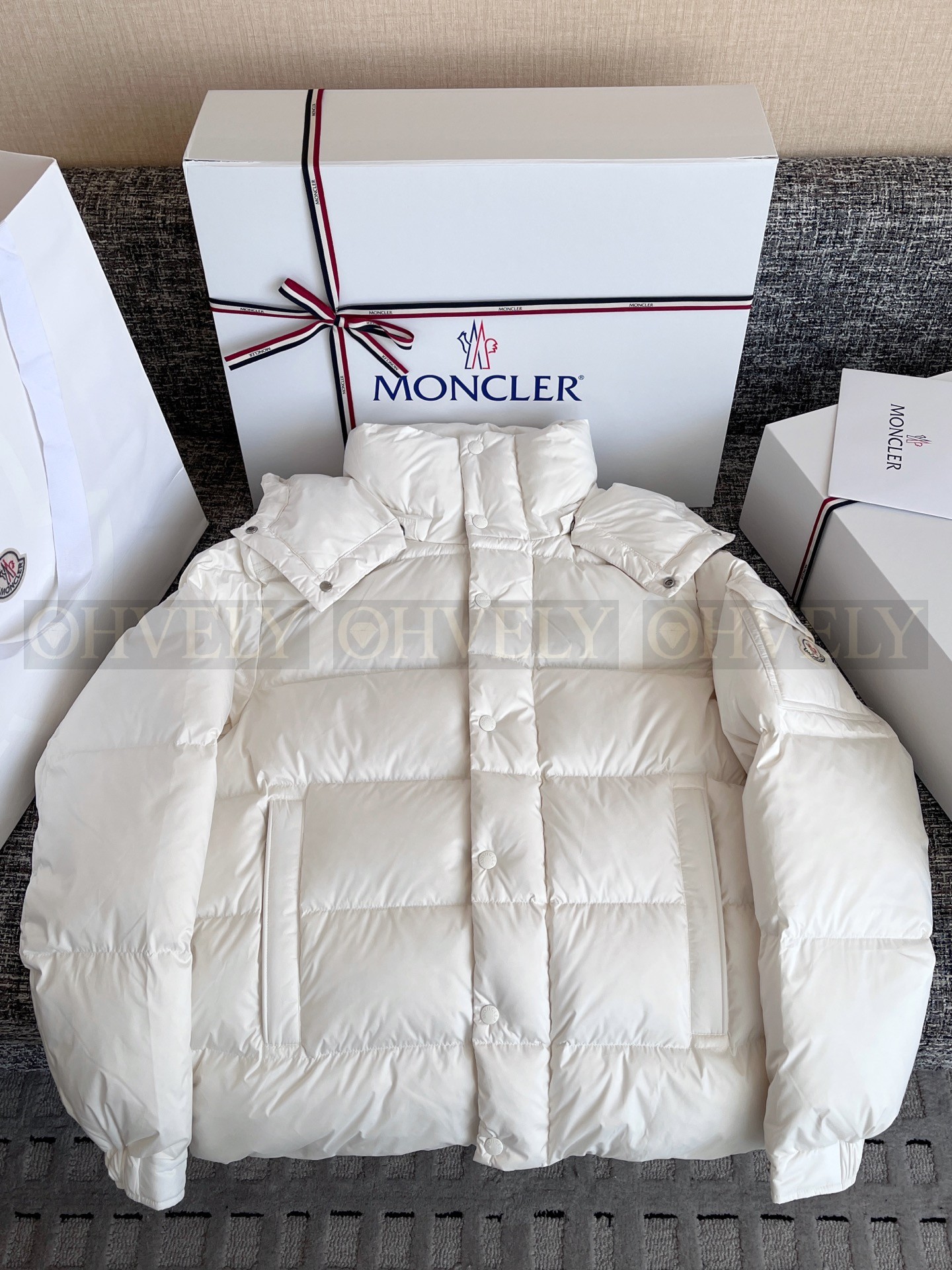 【 ZP 】Moncler 2025 패딩 (매장가 353만원) 상품 썸네일