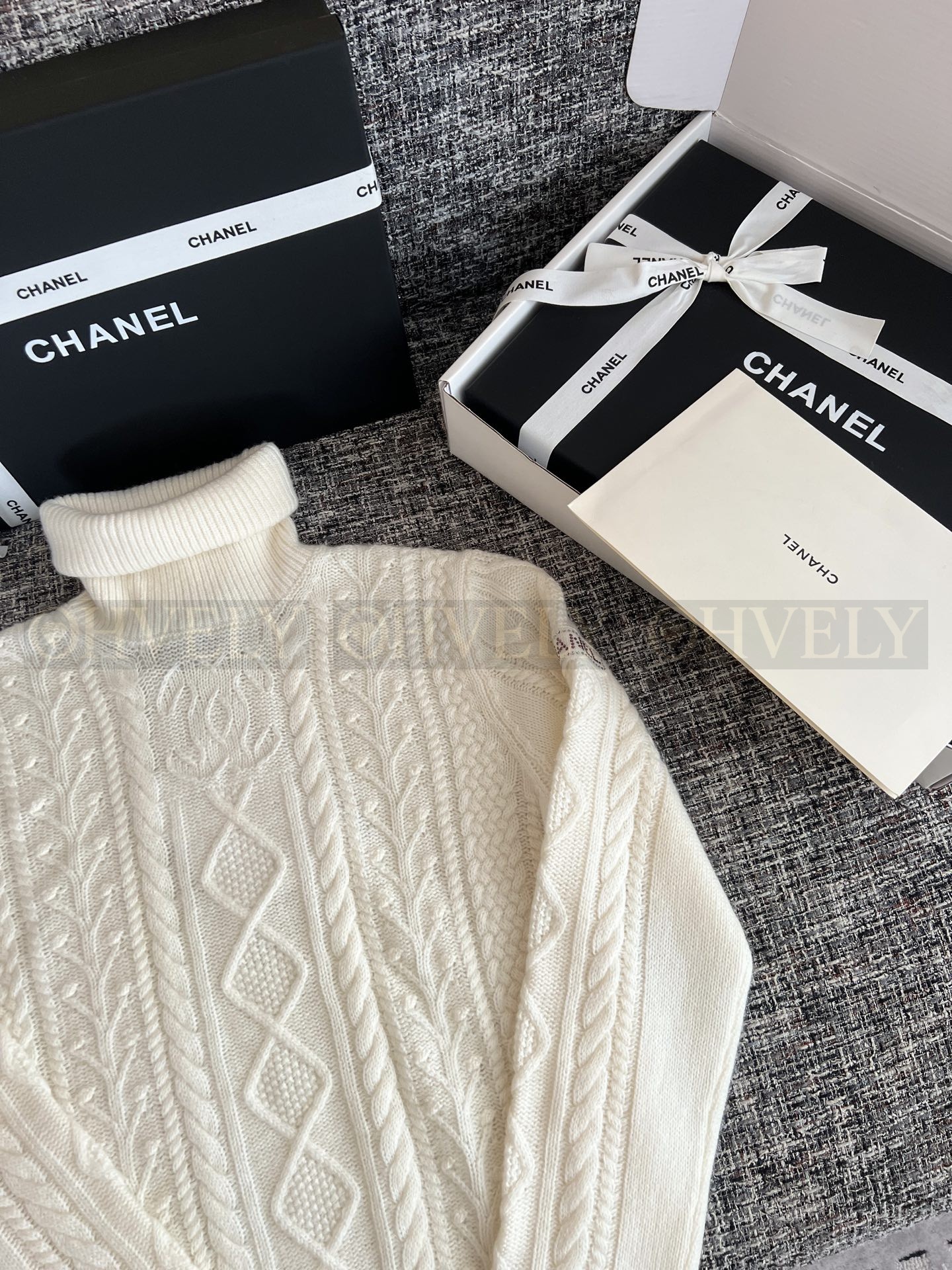 【 ZP 】CHANEL 2025 니트 스웨터 (매장가 682만원) 상품 썸네일