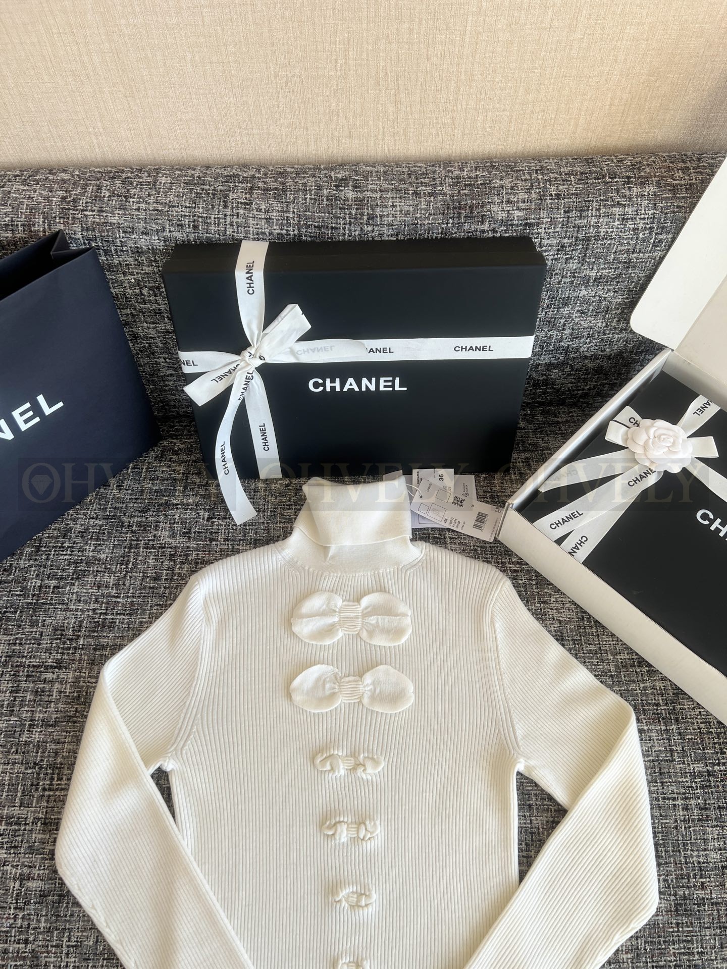 【 ZP 】CHANEL 2025 리본 스웨터 (매장가 390만원) 상품 썸네일