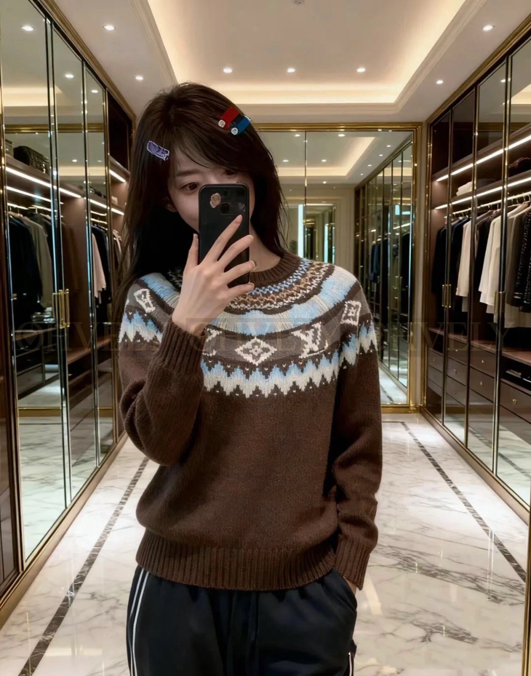 【 ZP 】Louis Vuitton 2025 스웨터 (매장가 302만원) 상품 썸네일