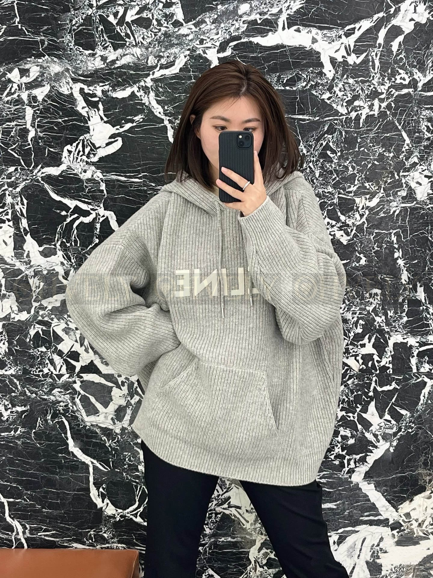 【 ZP 】Celine 2025 니트후드 (매장가 250만원) 상품 썸네일