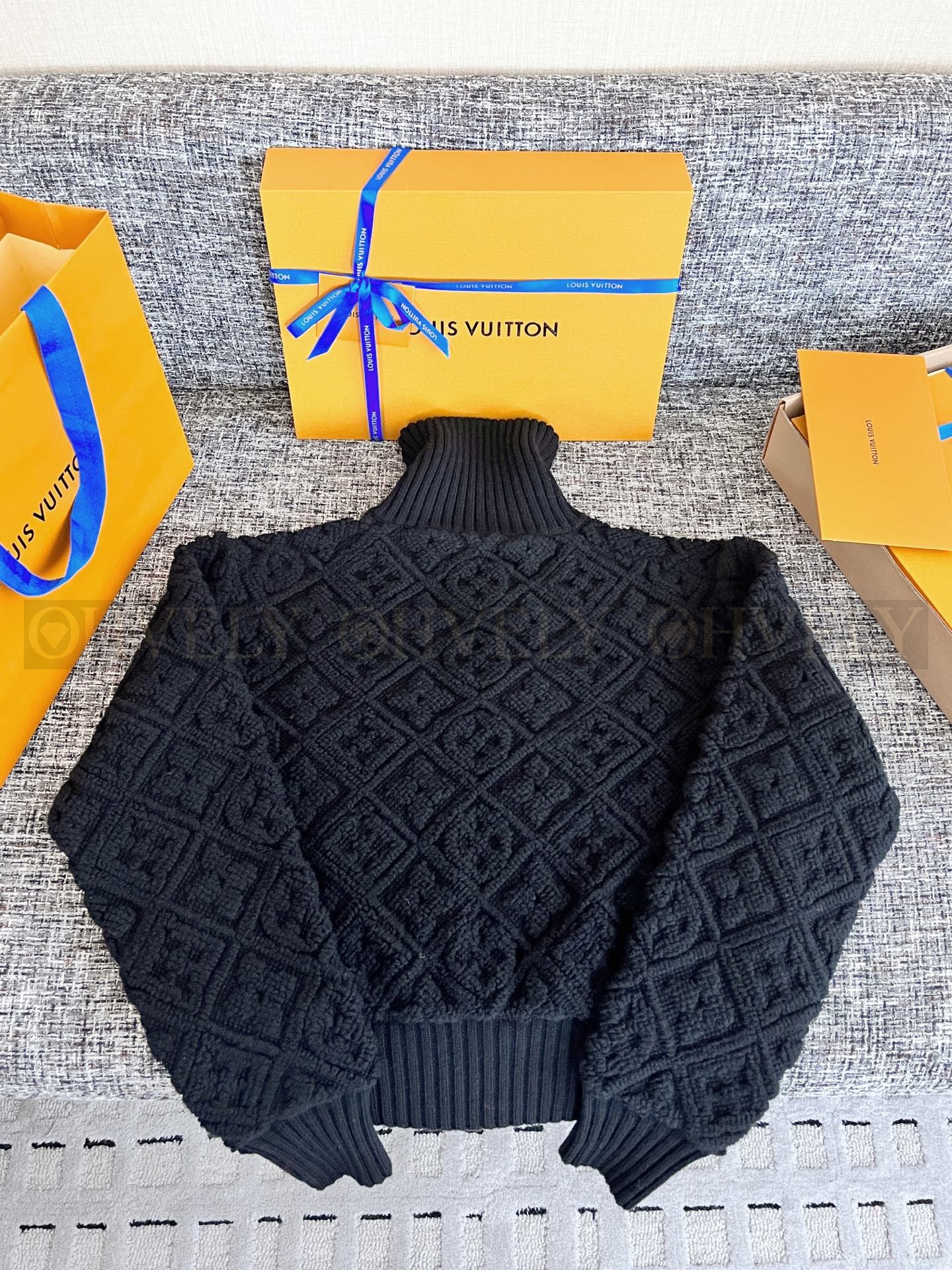 【 ZP 】Louis Vuitton 2025 모노그램 니트 자켓 (매장가 378만원) 상품 썸네일