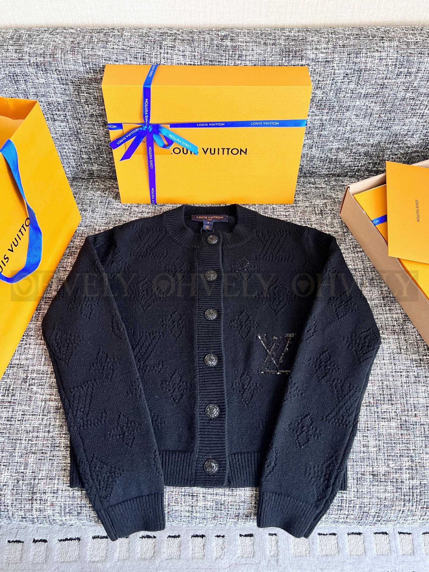 【 ZP 】Louis Vuitton 2025 니트가디건 (매장가 360만원) 상품 썸네일