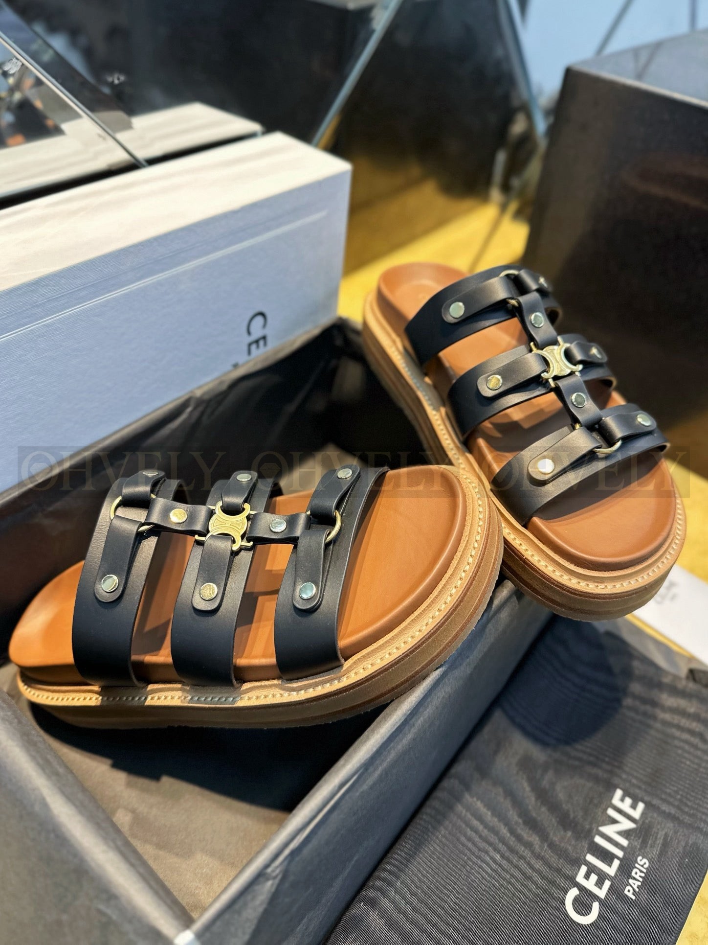 셀린느 티피 슬라이드 샌들 상품 썸네일