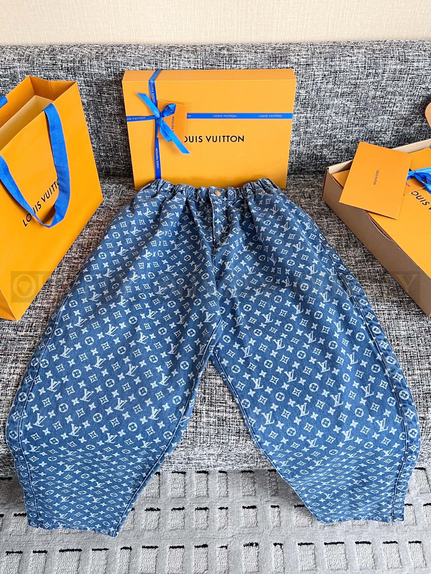 【 ZP 】Louis Vuitton 2025 모노그램 데님팬츠 (매장가 334만원) 상품 썸네일